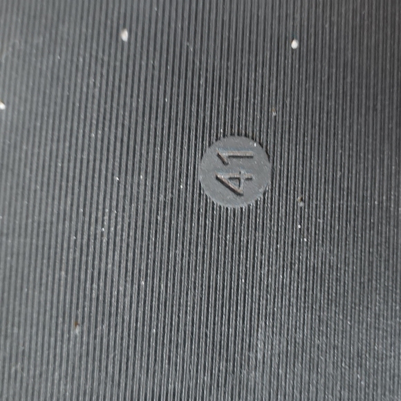 H&M Slides Size 41 - Picture 7 of 8